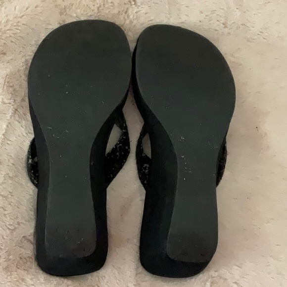 Carlos Women’s Sandals Flip Flops Black, Guitar Charm Size 8 - Picture 6 of 7